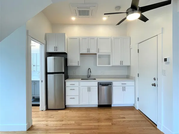 29 Green St, Jamaica Plain, MA