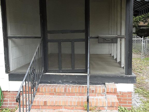 2nd image of 3223 College St