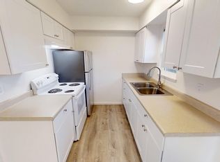 555 McConnell Ave #4, Santa Rosa, CA 95404