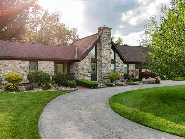 714 Poe Rd, Bucyrus, OH 44820