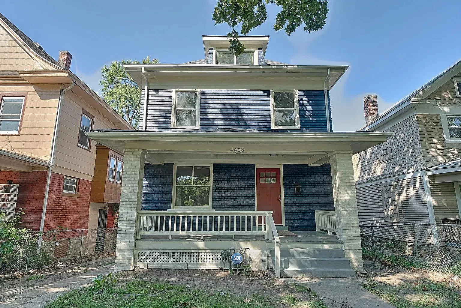 4 bed, 1563 sqft, $2,100 — Photo 1