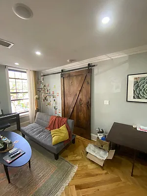 Rented by Aron Fried, LREB | media 2