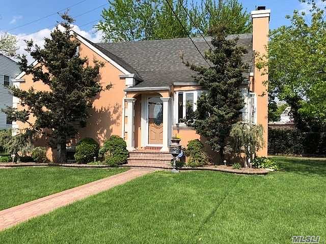 1st image of 358 Oak Dr