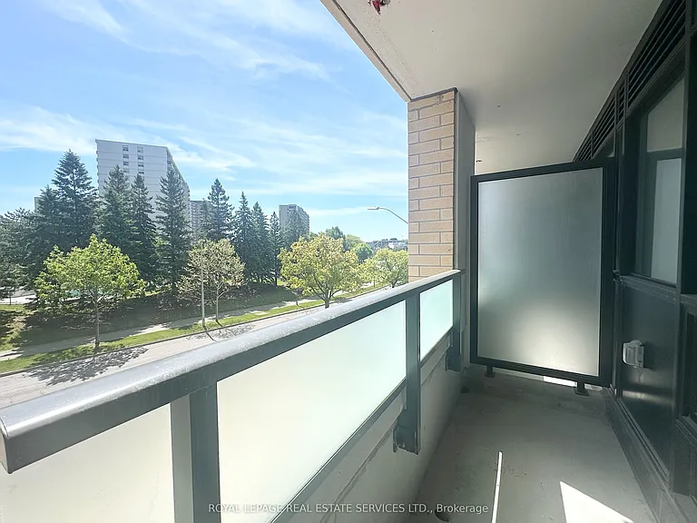 2 River Plate St #307 — Photo 8