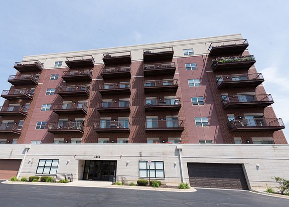2nd image of 1650 Riverwoods Dr Unit 408