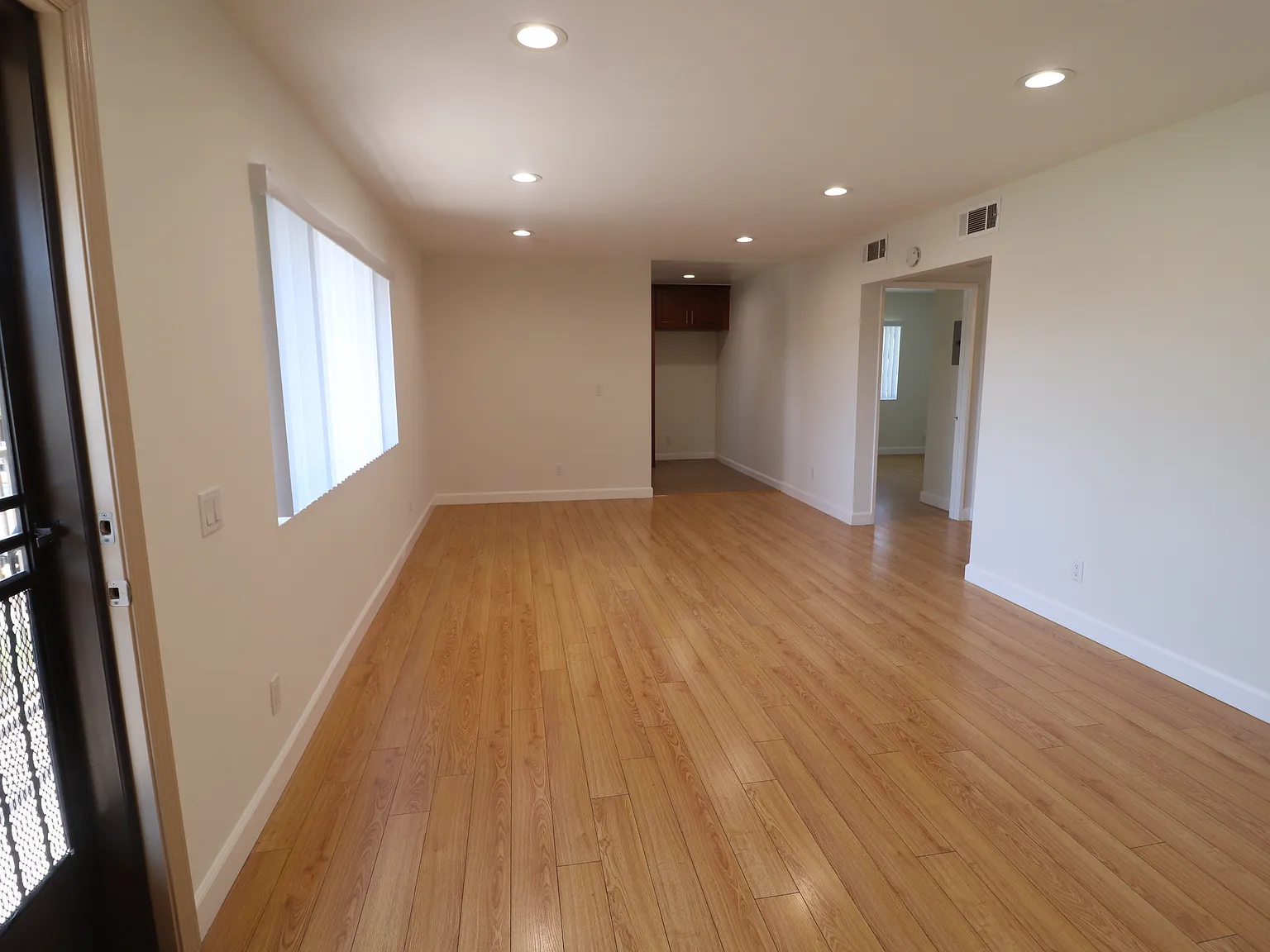 2 bed, 780 sqft, $2,300 — Photo 3