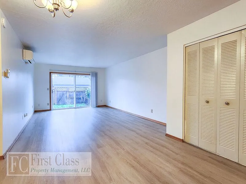 2 bed, 1.0 bath, 750 sqft, $1,645 — Photo 3