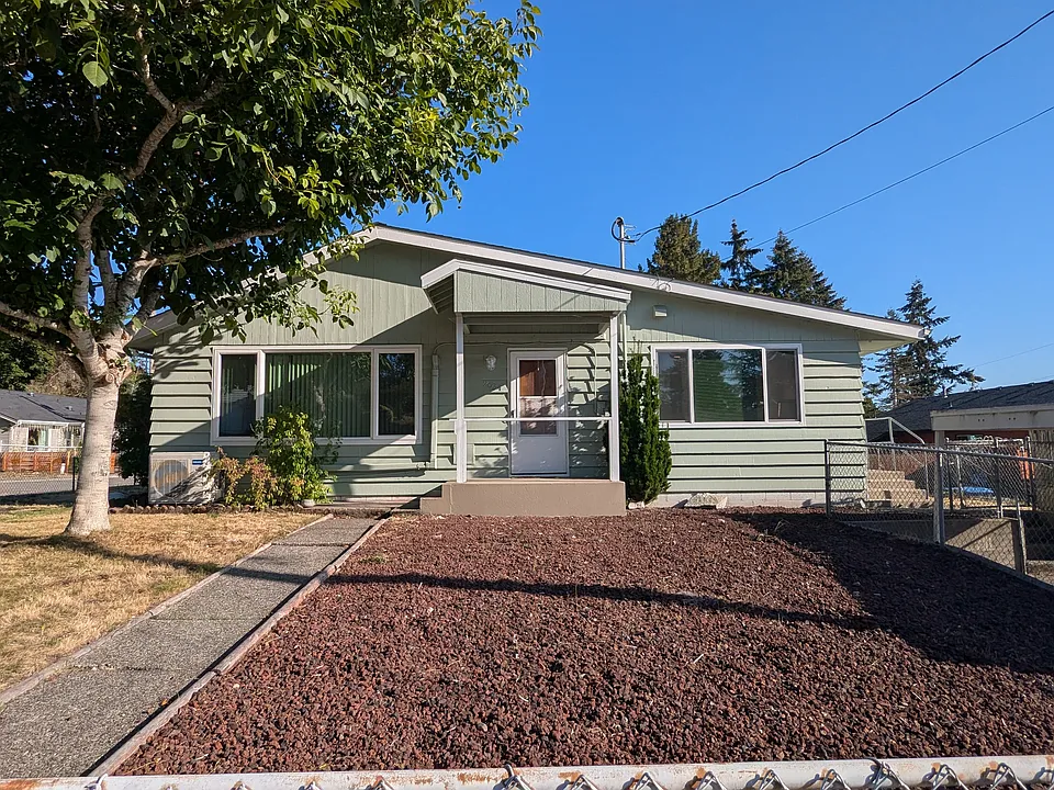 2634 Stephenson Ave