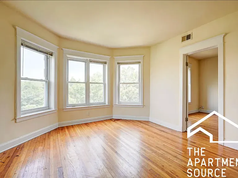 1522 N Kedzie Ave #3 — Photo 2