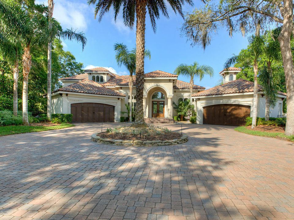 1st image of 13738 Chatsworth Ln