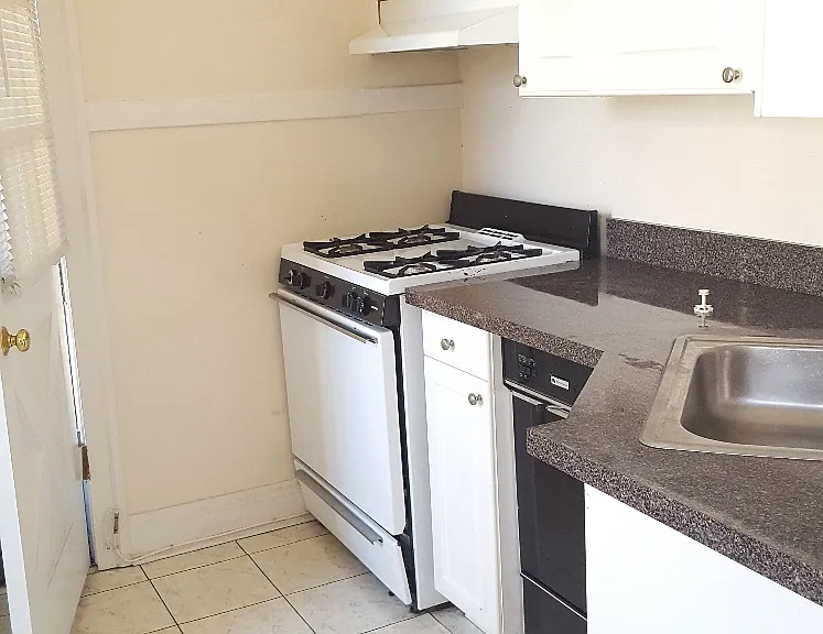 415 S. Harvey — Photo 7