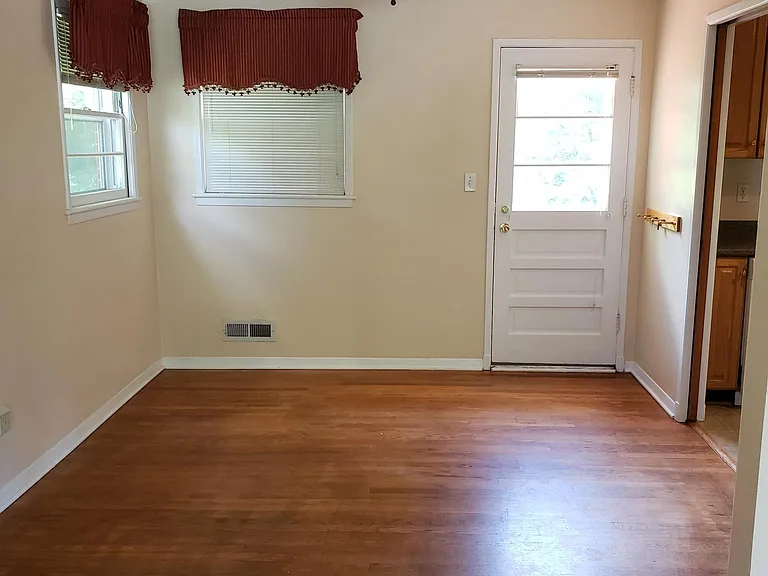 1819 Westmoreland St — Photo 5