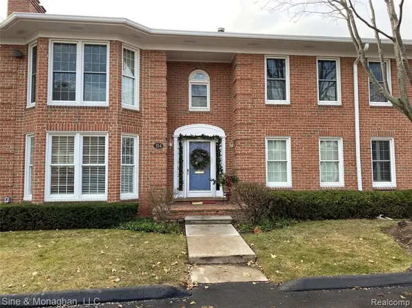 154 Windwood Point, Saint Clair Shores, MI 48080