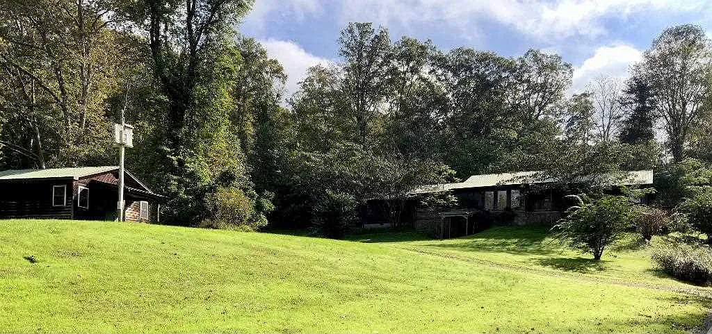 400 W Hollow Rd photo 1