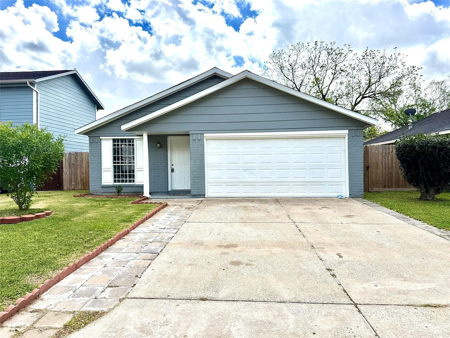 3 bed, 2.0 bath, 1266 sqft, $1,650 — Photo 2