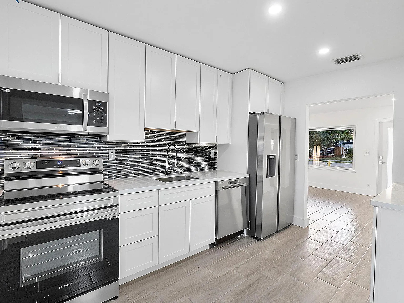 5160 NE 1st Ave — Photo 4