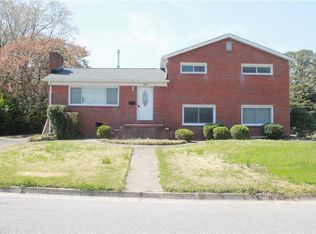 13 Brookfield Dr, Hampton, VA 23666