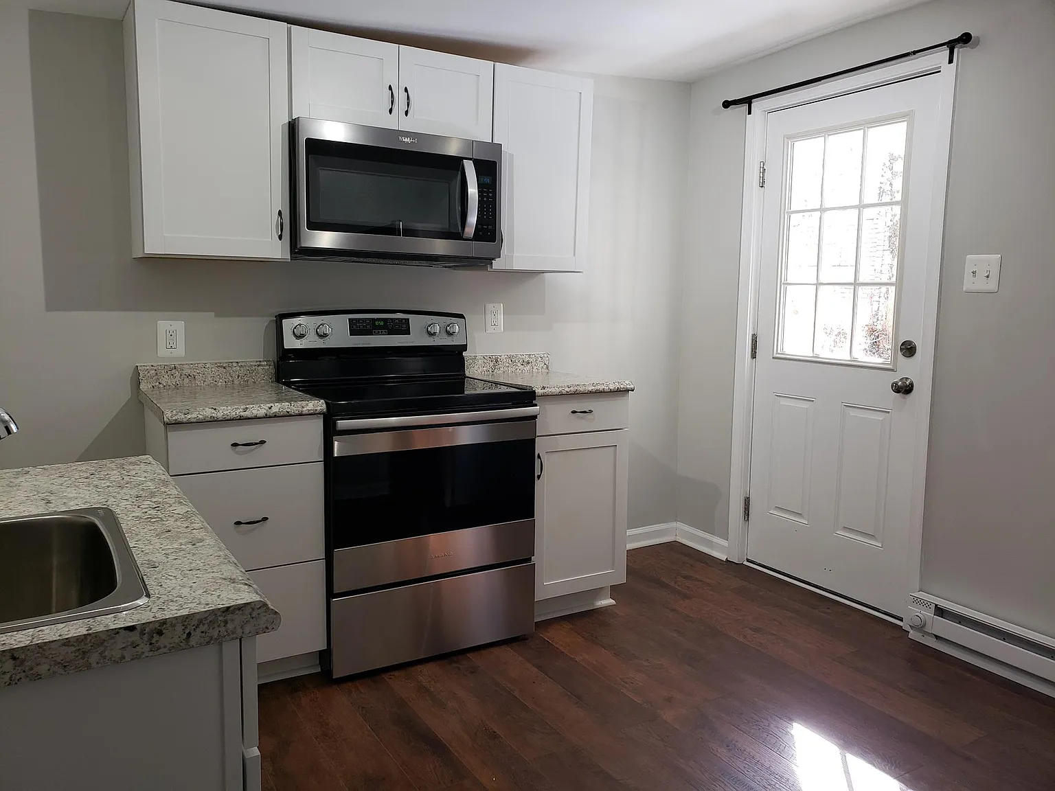 332 Smithfield Ave — Photo 1