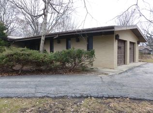 200 E Thorndale Ave, Roselle, IL 60172