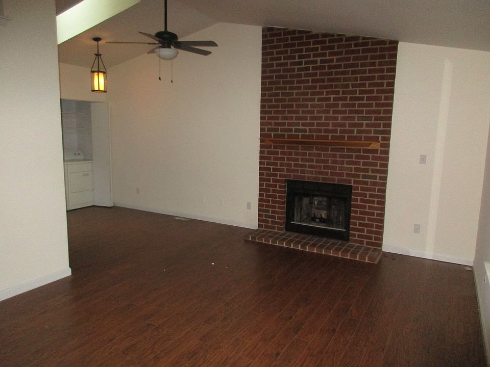1st image of 25 Wildwood Dr