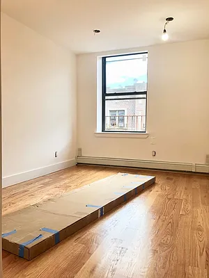 Rented by Zjama Realty Corp | media 29