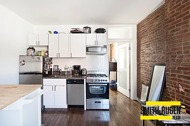 Rented by R New York