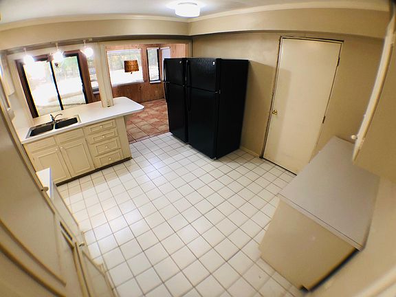 5th image of 1709 Deerfield Dr Unit A4