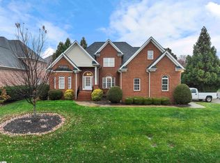605 Mossy Ledge Ln, Simpsonville, SC 29681