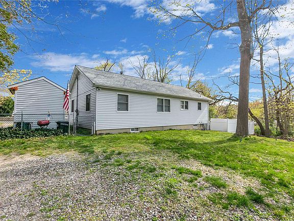 2nd image of 2 Beech Dr