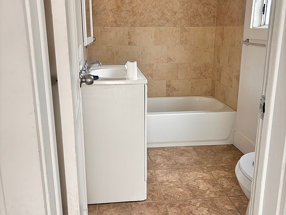5th image of 2021 1/2 W 70th St
