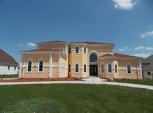 8760 W Callaway Ct, Franklin, WI 53132