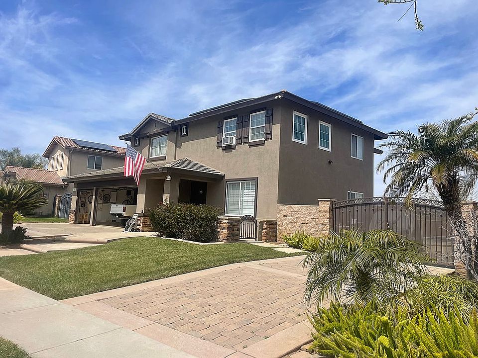2nd image of 1427 Roadrunner Dr