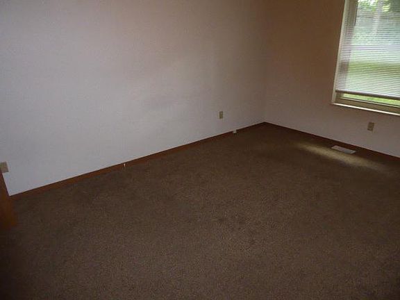 2nd image of 124 Laura Dr