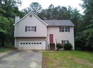 155 Country Cottage Cir, Carrollton, GA 30116
