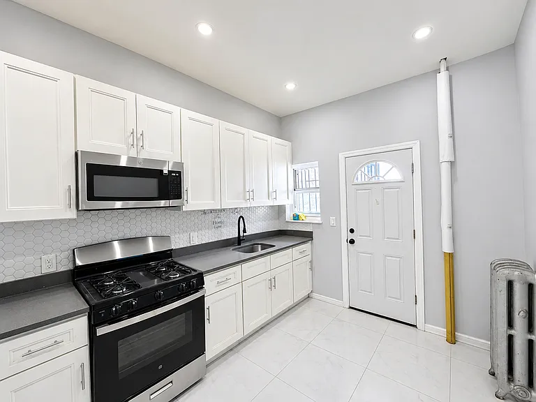 20419 Jamaica Ave #1R — Photo 3