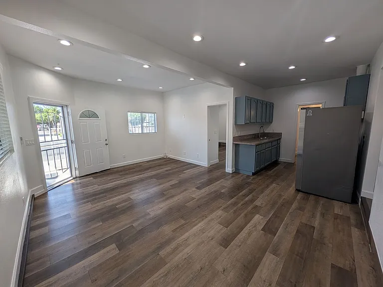 456 Market St — Photo 2