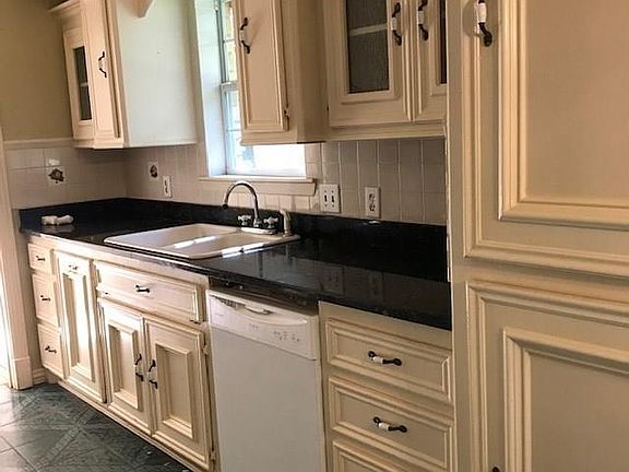 4th image of 1600 Buena Vista Dr