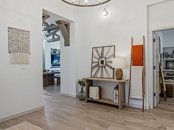 4th image of 3792 Archangel Ave