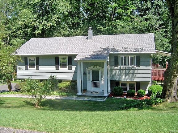 3rd image of 21 Hood Pl