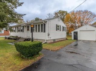 92 Flower Ln, Dracut, MA 01826