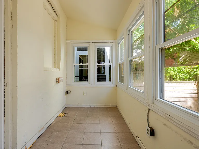 763 Girard St NW — Photo 9