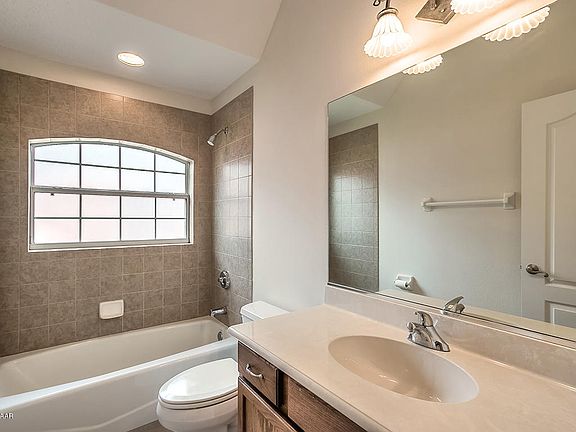 4th image of 3628 Christa Ct