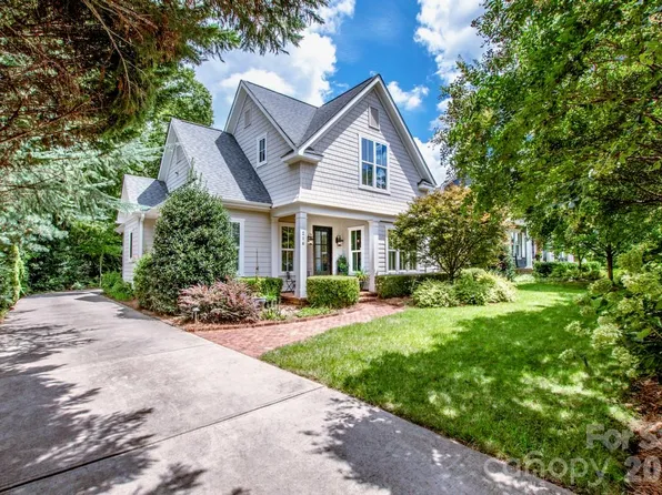 216 Catawba Ave, Davidson, NC 28036