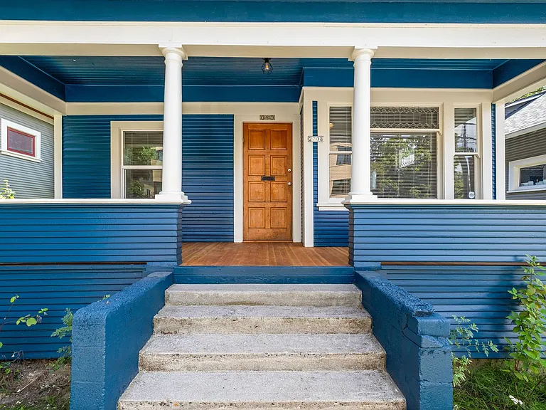 2708 SE Clinton St — Photo 2