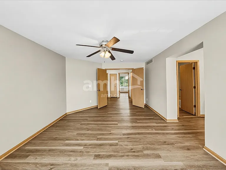14233 S Hillsdale Ct — Photo 10
