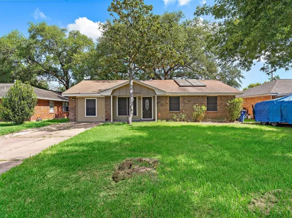 2910 Somerset Ave, Texas City, TX 77590