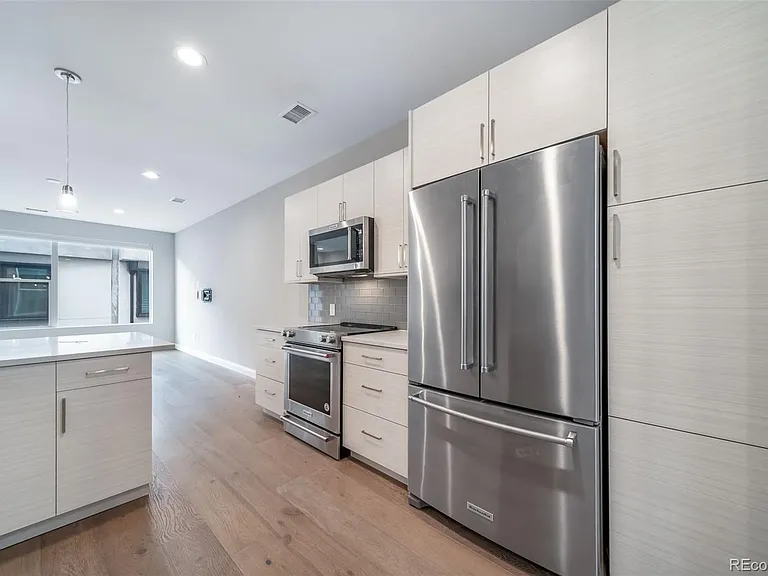 1752 Williams St — Photo 14