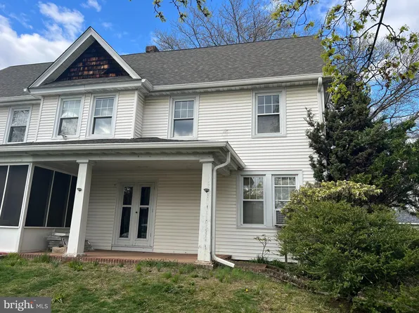 233 Elm Ave, Riverton, NJ 08077