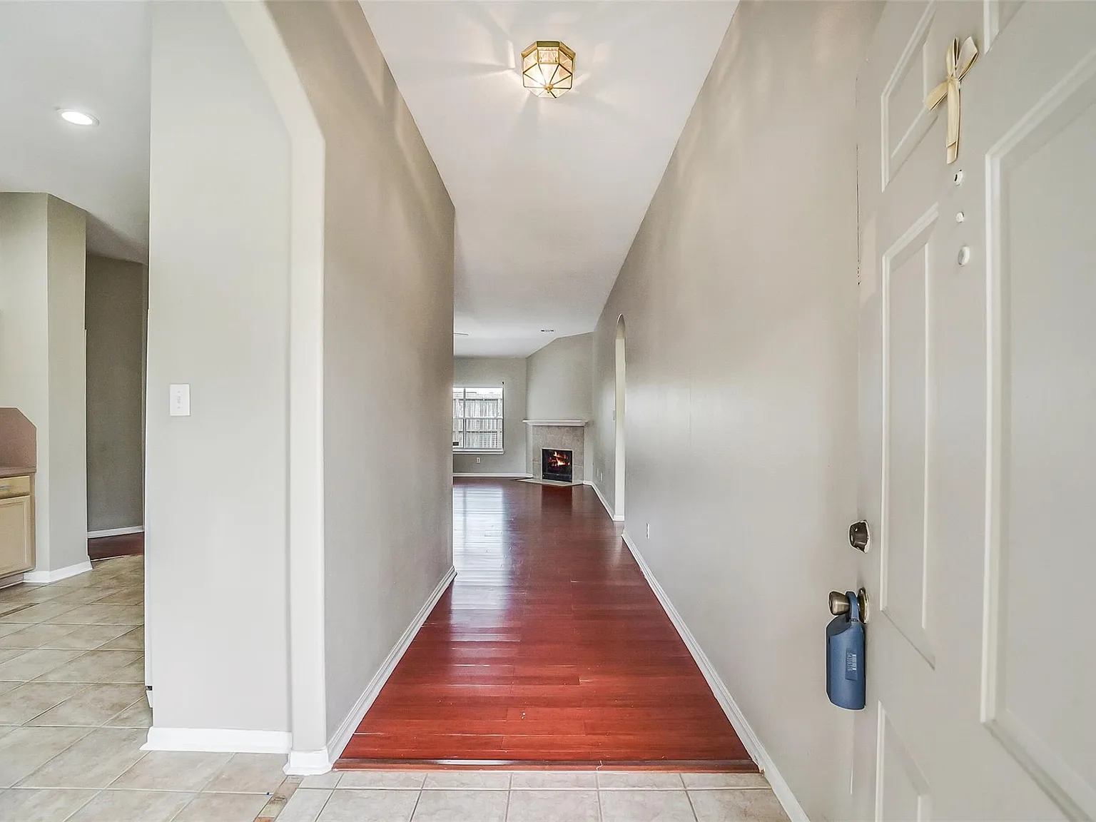 3 bed, 2.0 bath, 1534 sqft, $2,180 — Photo 2