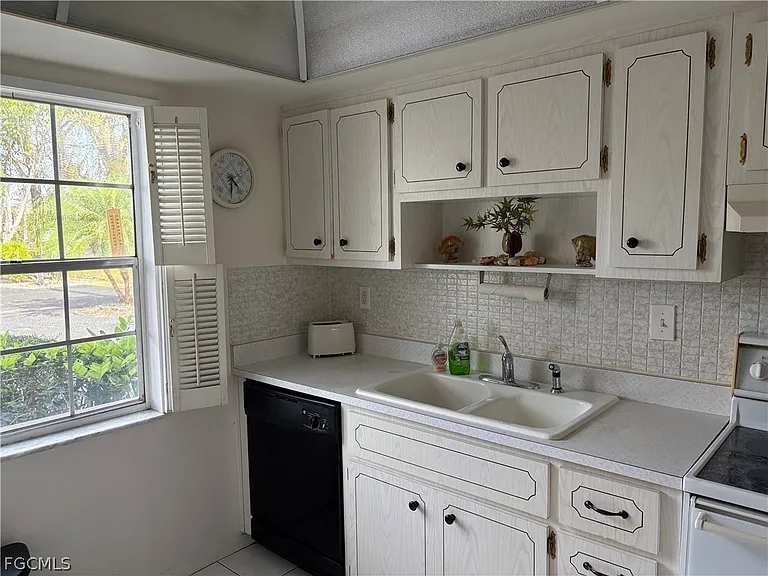 1830 Brantley Rd #J1 — Photo 5